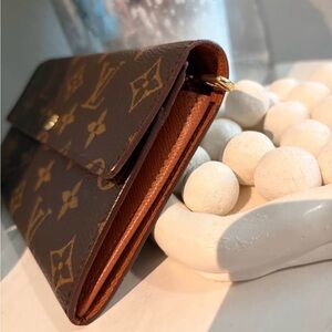 Louis Vuitton Monogram Fold Wallet in Brown, amazing condition